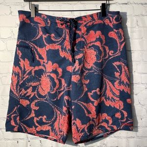 Patagonia size 34 blue with red print